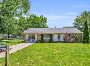 802 Stratford Dr, Champaign, IL 61821