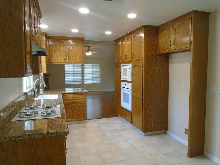 10314 Iroquois Ln — Photo 6
