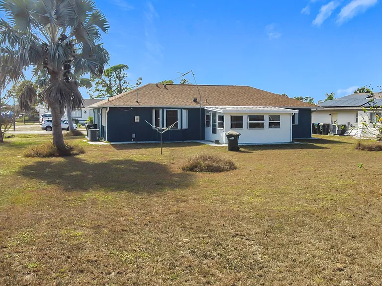4428 Aladdin Ave — Photo 32
