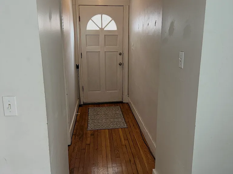 24 Sydney St #1 — Photo 5