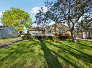 3107 Falcon Ct W, Rolling Meadows, IL 60008