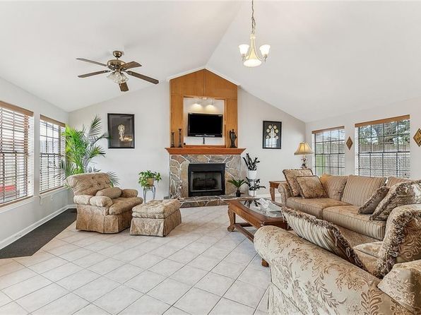 3228 Veronica Dr, Chalmette, LA 70043