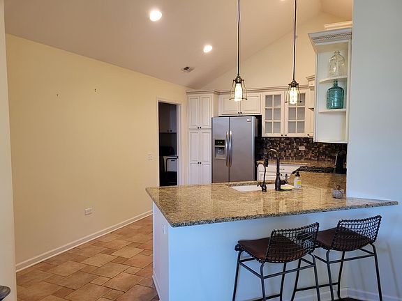 4th image of 18245 Murphy Cir