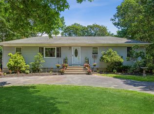 15 Woodcut Dr, Mastic Beach, NY 11951