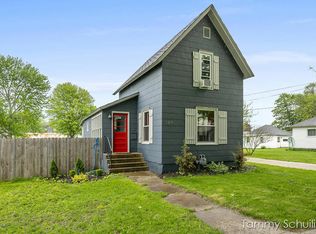 120 Maple St NW, Sparta, MI 49345