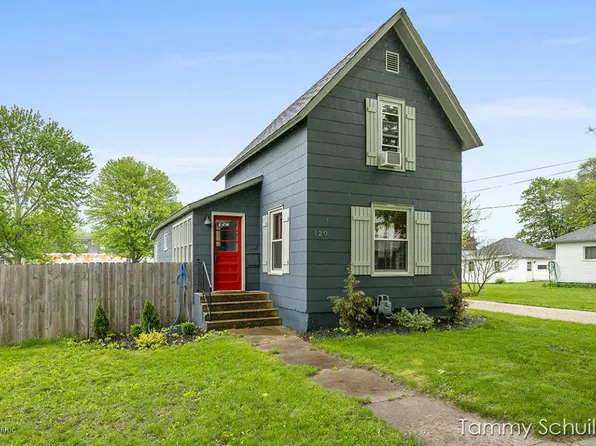 120 Maple St NW, Sparta, MI 49345