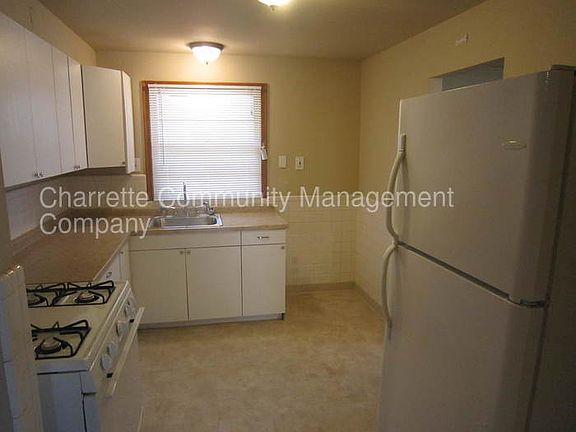 2nd image of 9855 Calumet Dr