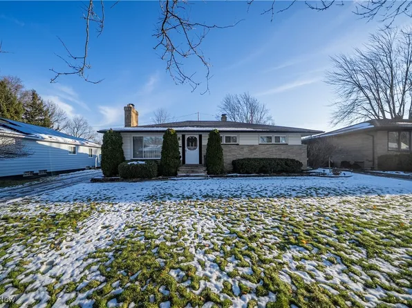 6691 Crenshaw Dr, Parma Heights, OH 44130