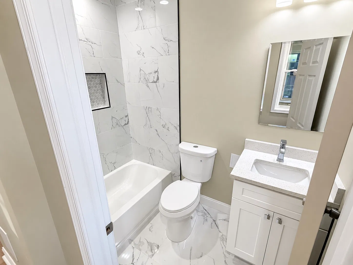 3 bed, 1800 sqft, $3,600 — Photo 4