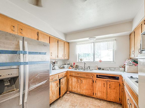 5th image of 3498 Virginia St