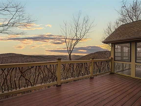 2nd image of 2136 Ridgeview Dr