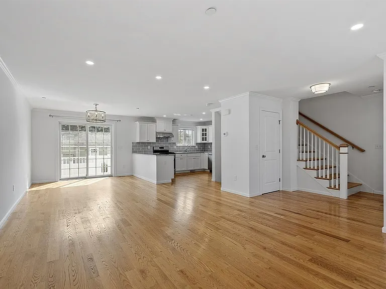 27 Mill St #D — Photo 8