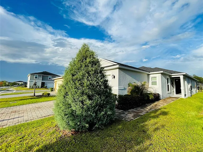 2818 Sanctuary Dr — Photo 1