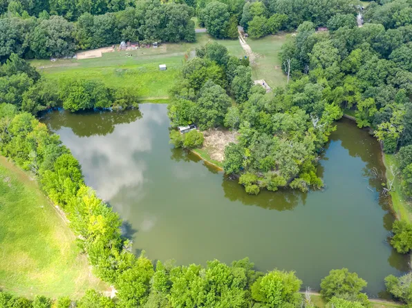 13 Walnut Grove Rd, Bradford, TN 38316