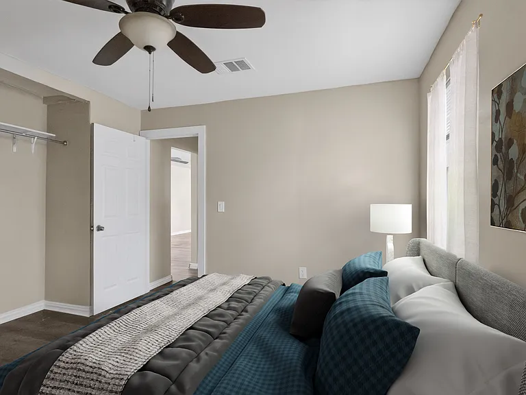 2520 N Hickory St — Photo 21