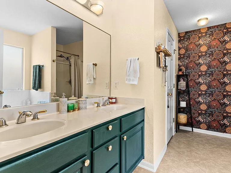 804 Woodhollow Dr — Photo 8