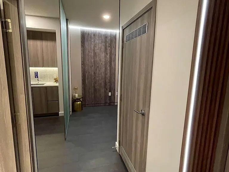 85 McMahon Dr #907 — Photo 6