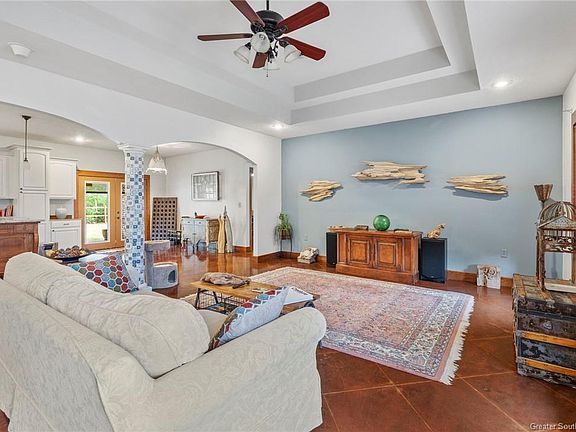 3rd image of 2653 Tioga Dr