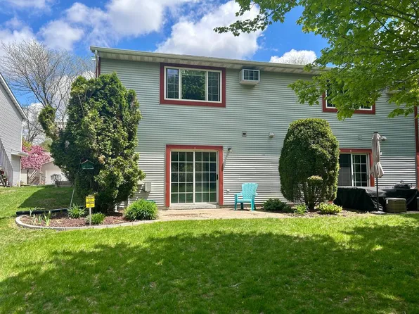 549 Slinger ROAD #K-4, Slinger, WI 53086