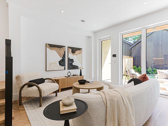 5th image of 1510 Farrell Cres