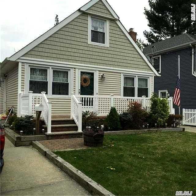 1st image of 1042 N 2nd St