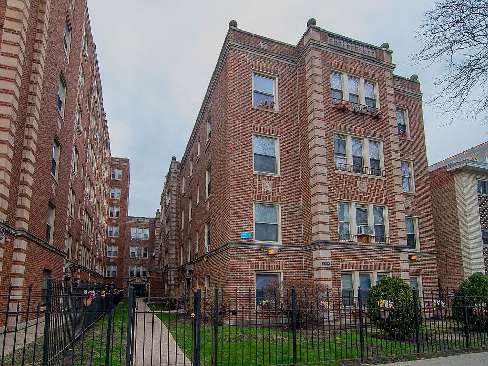 1st image of 1624 W Sherwin Ave APT 3S