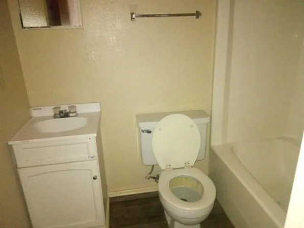 507 E Reagan Rd #D, Beeville, TX 78102