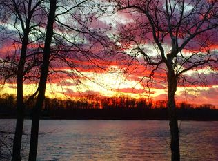 58330 Little Smith Lake Dr, Dowagiac, MI 49047