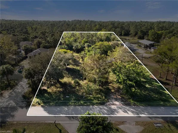 141 6th ST NE, NAPLES, FL 34120