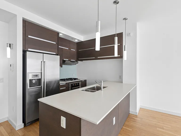 545 Washington Ave #409 — Photo 4