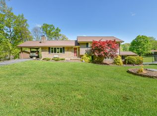 261 Poplar St, Mount carmel, TN 37645