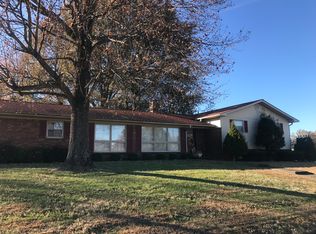 704 Bridle Rd, Dexter, MO 63841