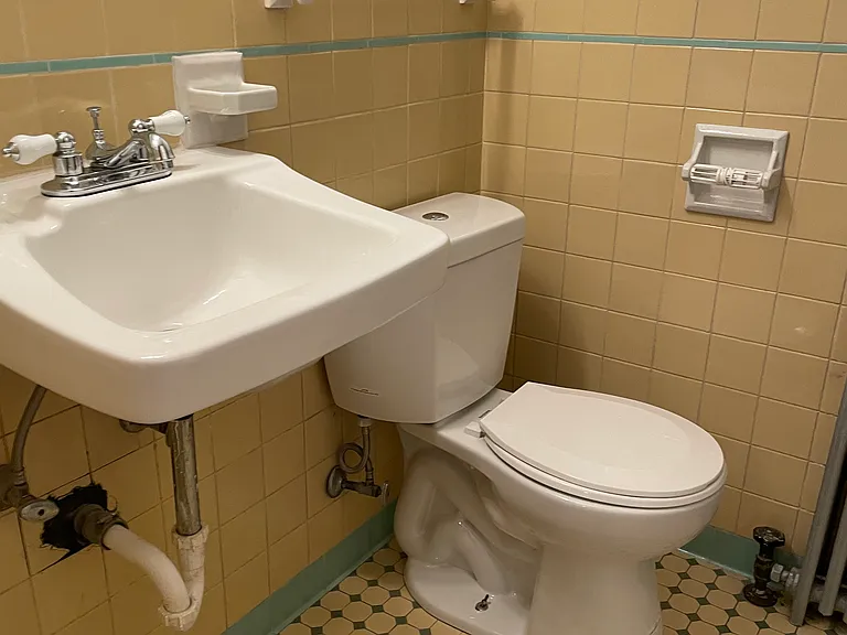 1375 N Pearl St #8 — Photo 27