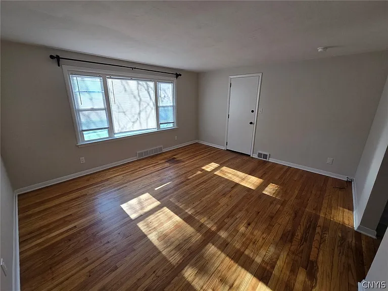 202 Stafford Ave — Photo 7