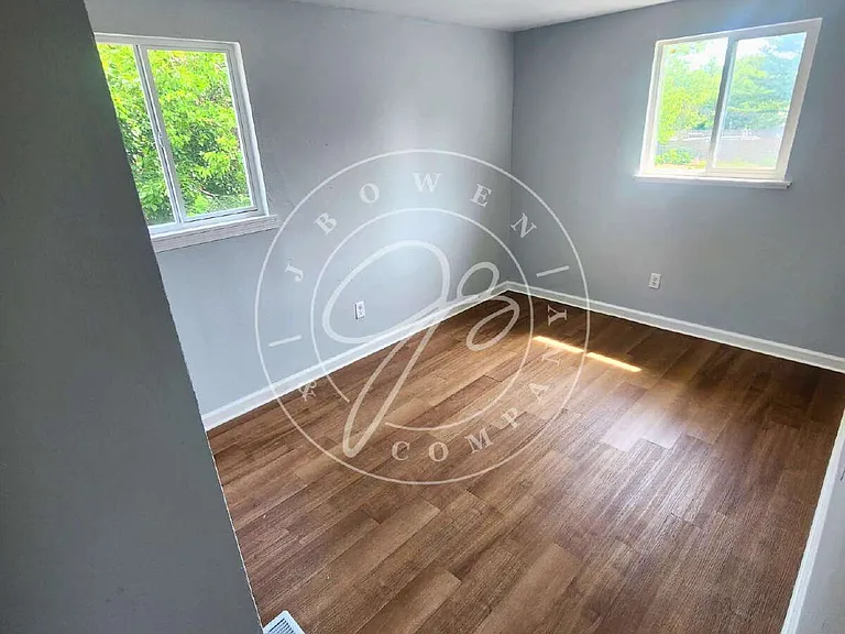 2217 Hickory St — Photo 15