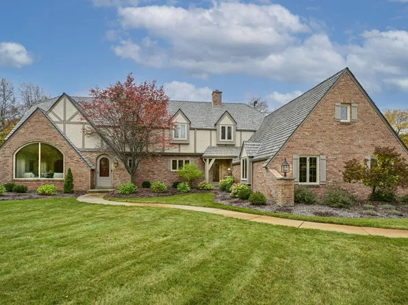 N12W29929 Southampton COURT, Waukesha, WI 53188