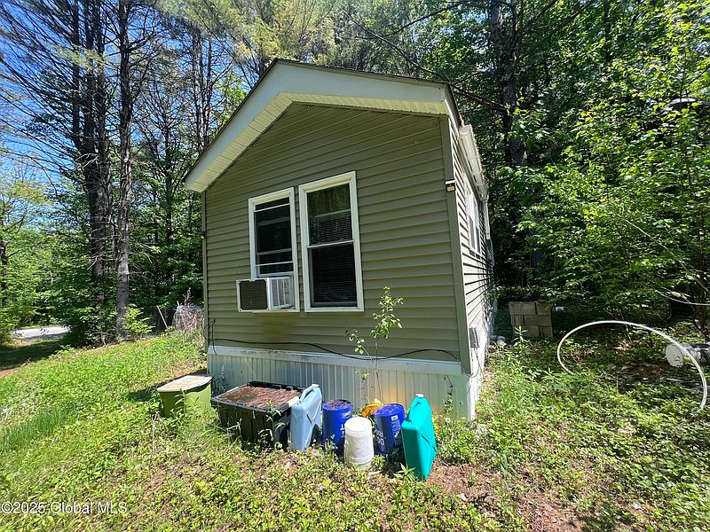 2nd image of 211 Prahl Road