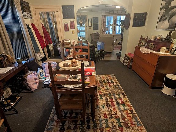 4th image of 142 Hawley St