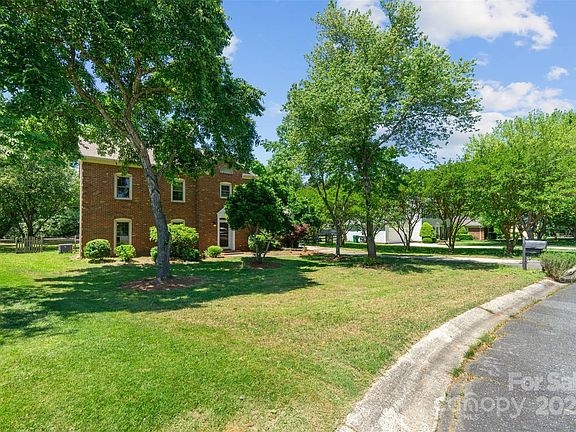 4th image of 4707 Carberry Ct