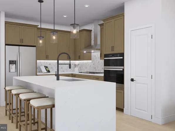 5800 Moonstone Way #6, Haymarket, VA 20169