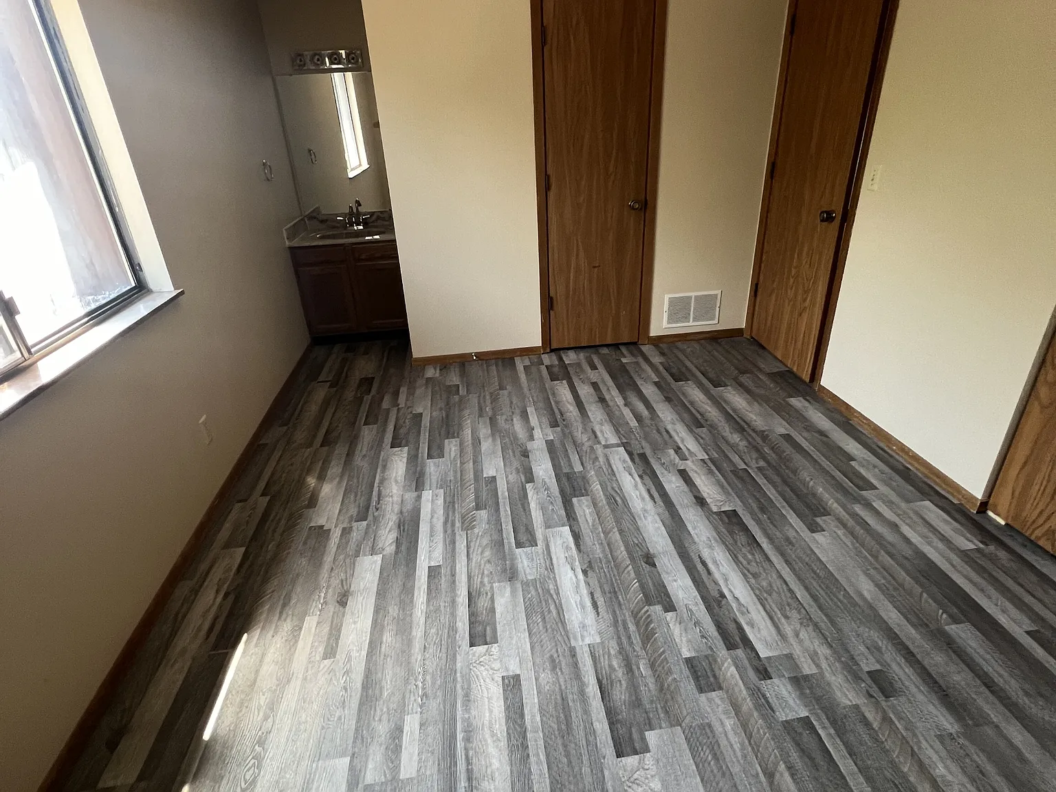 2500 & 2504 26th Avenue Court - 6 — Photo 3