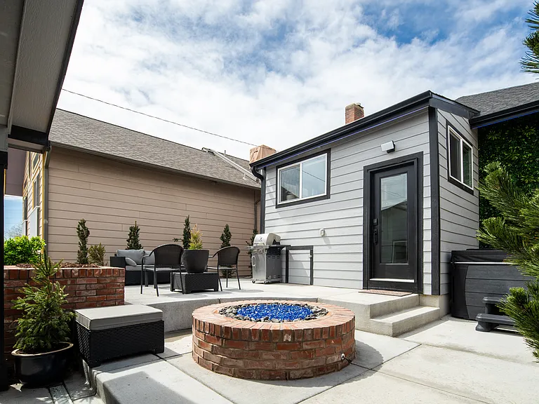 2036 Eliot St — Photo 35