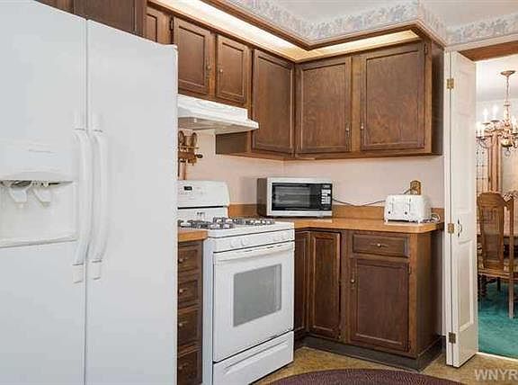3rd image of 75 Byeberry Ct