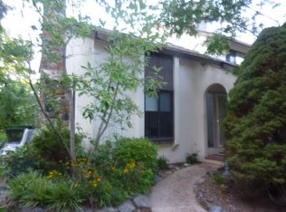 22 Oak Knoll Dr, Berwyn, PA 19312