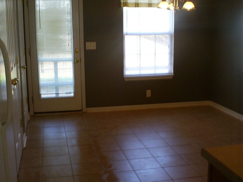 1st image of 3061 Weybridge Dr