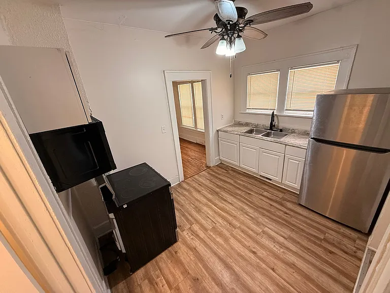 1311 E Nevada St — Photo 4