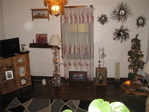 5th image of 143 11th St