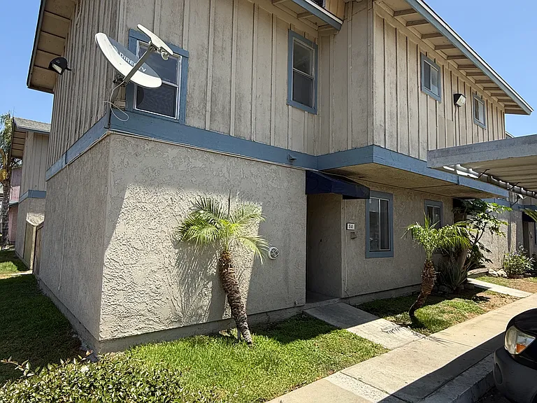 9240 Date St #5A — Photo 1