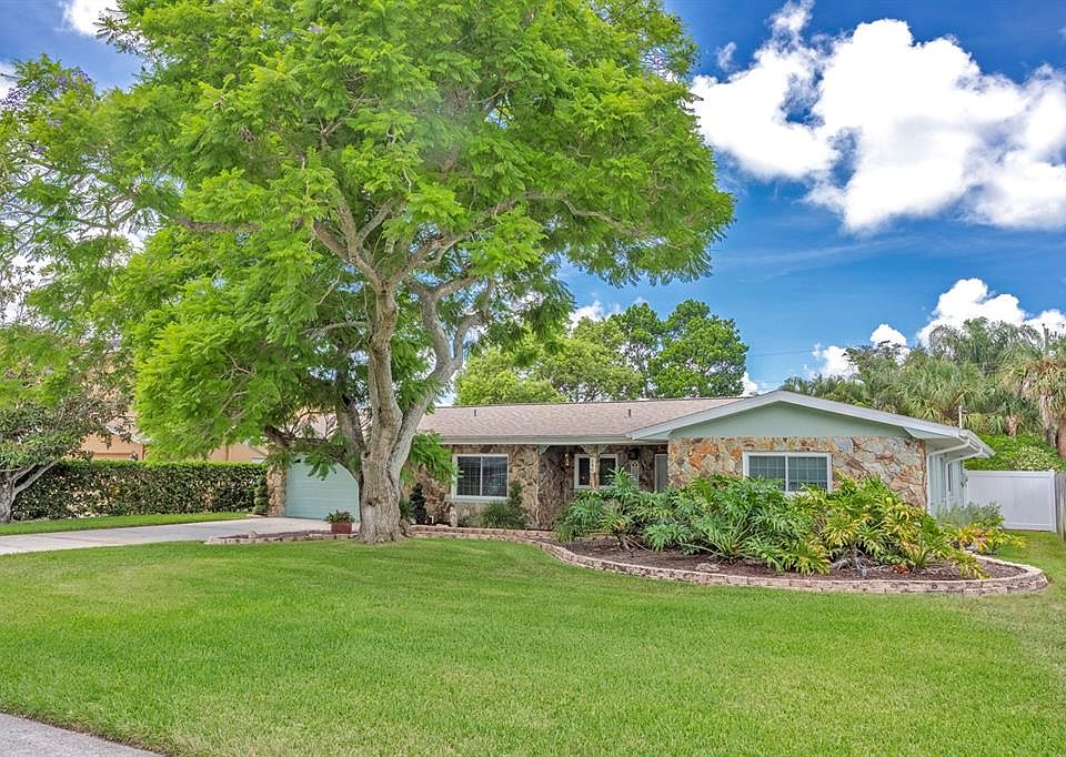 1st image of 546 LOIS LN