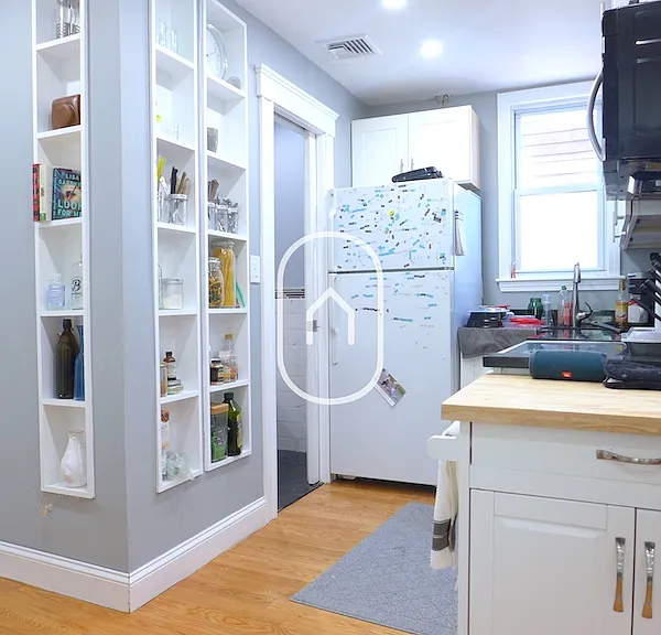 1615 Tremont St — Photo 4